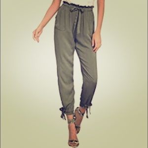 Cute mint high waisted Capri with bow ankle tie